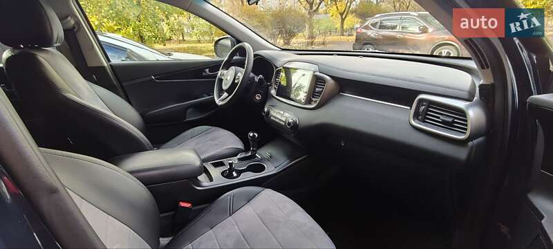 Позашляховик / Кросовер Kia Sorento 2015 в Києві