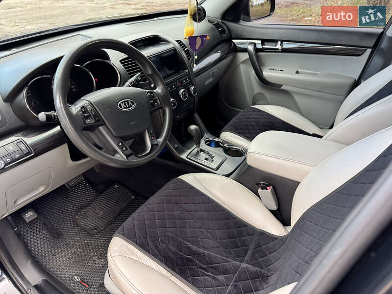 Позашляховик / Кросовер Kia Sorento 2012 в Харкові