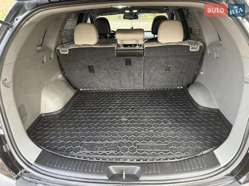 Позашляховик / Кросовер Kia Sorento 2012 в Харкові