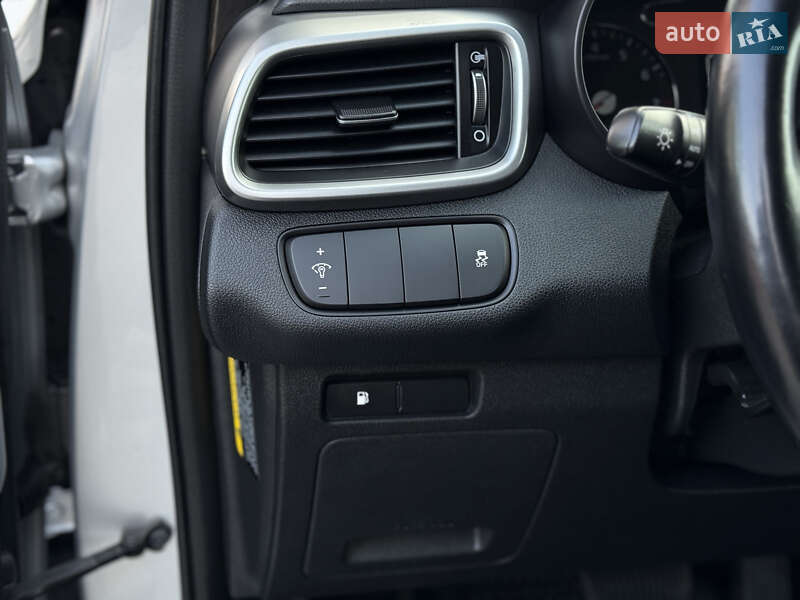 Внедорожник / Кроссовер Kia Sorento 2017 в Владимире фото 20 Внедорожник / Кроссовер Kia Sorento 2017 в Владимире