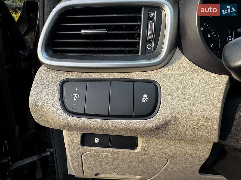 Внедорожник / Кроссовер Kia Sorento 2017 в Киеве фото 13 Внедорожник / Кроссовер Kia Sorento 2017 в Киеве