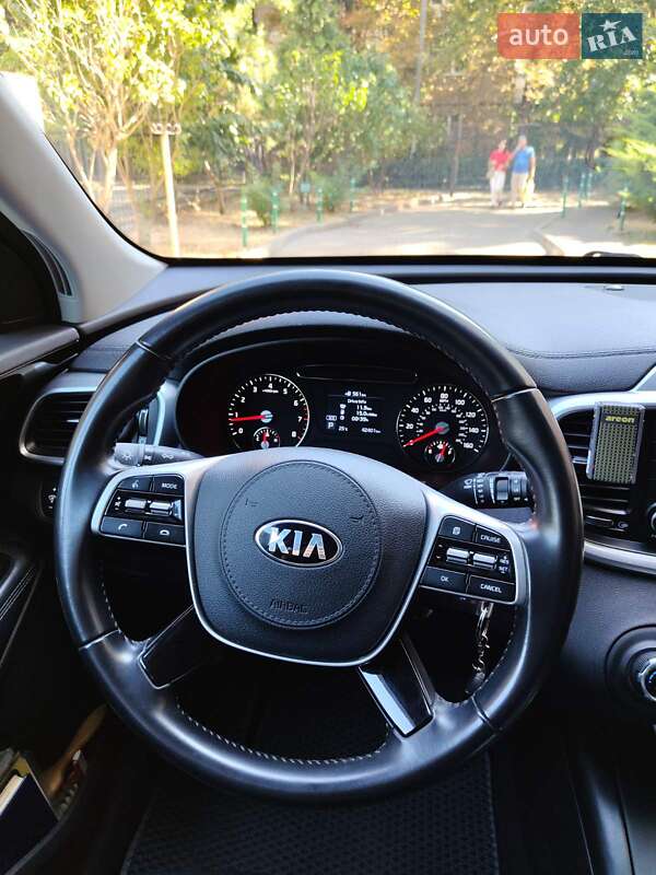 Внедорожник / Кроссовер Kia Sorento 2019 в Одессе фото 3 Внедорожник / Кроссовер Kia Sorento 2019 в Одессе