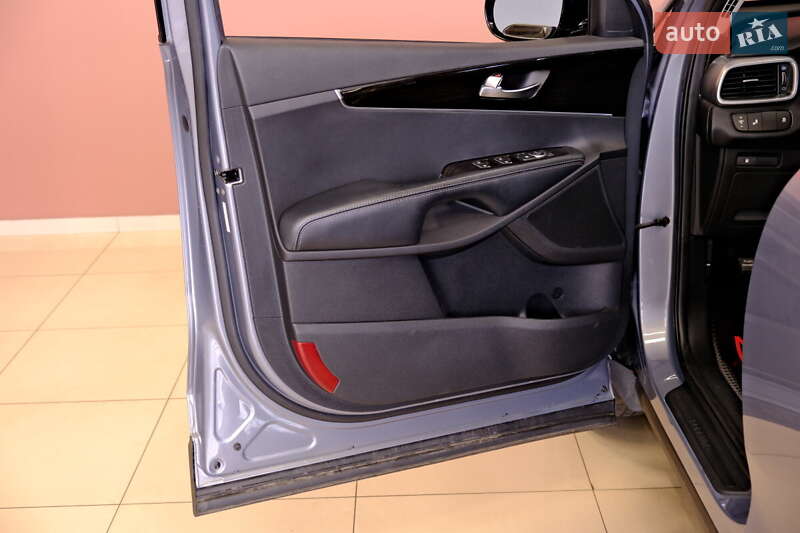 Внедорожник / Кроссовер Kia Sorento 2019 в Одессе фото 16 Внедорожник / Кроссовер Kia Sorento 2019 в Одессе