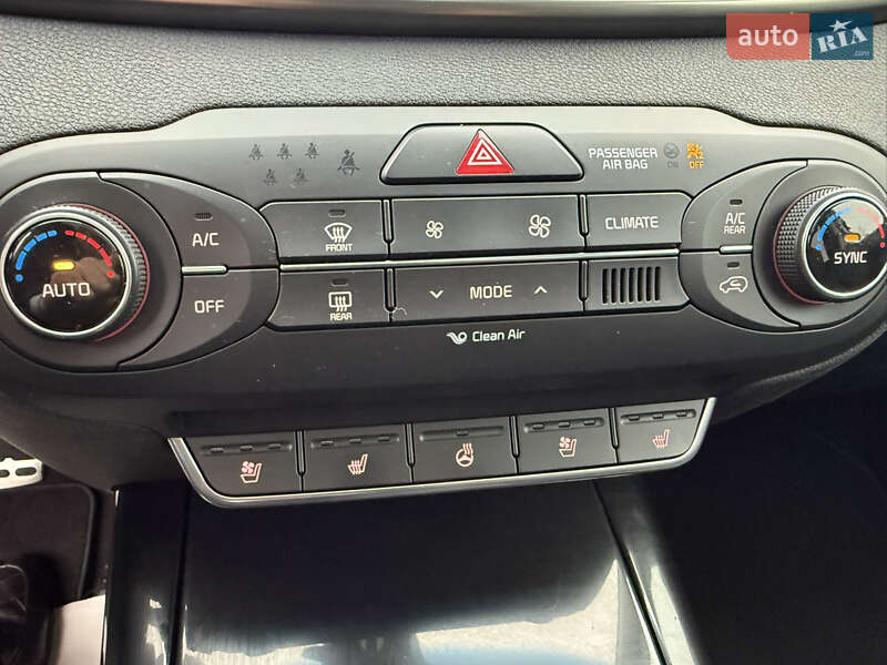 Внедорожник / Кроссовер Kia Sorento 2016 в Ровно