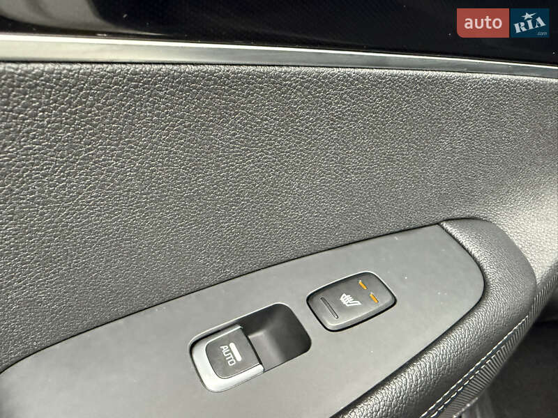 Внедорожник / Кроссовер Kia Sorento 2016 в Ровно