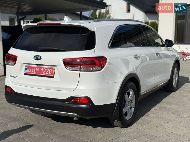 Внедорожник / Кроссовер Kia Sorento 2016 в Ровно