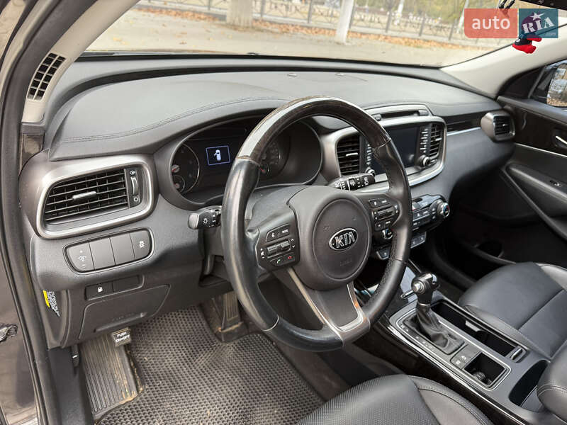 Внедорожник / Кроссовер Kia Sorento 2017 в Одессе фото 11 Внедорожник / Кроссовер Kia Sorento 2017 в Одессе