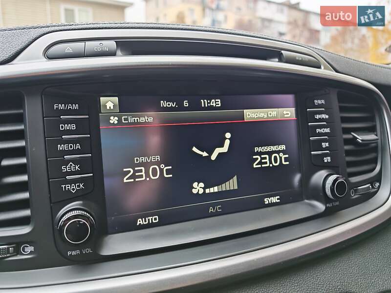 Внедорожник / Кроссовер Kia Sorento 2015 в Могилев-Подольске