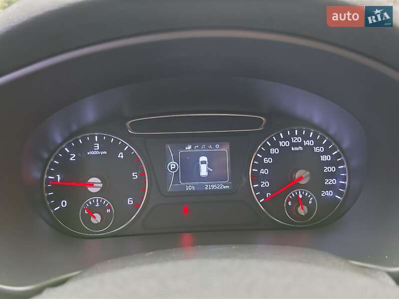 Внедорожник / Кроссовер Kia Sorento 2015 в Могилев-Подольске