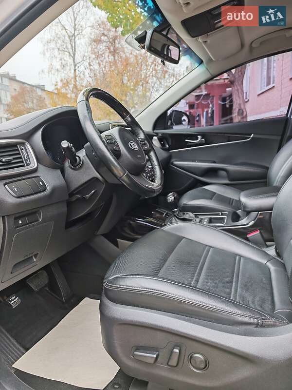 Внедорожник / Кроссовер Kia Sorento 2015 в Могилев-Подольске