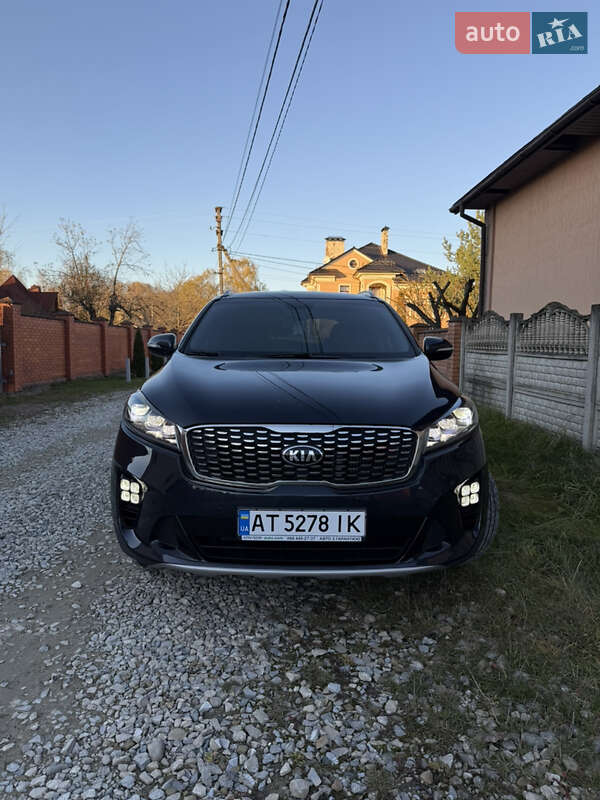 Позашляховик / Кросовер Kia Sorento 2017 в Івано-Франківську