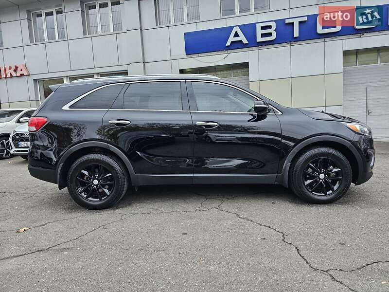 Внедорожник / Кроссовер Kia Sorento 2017 в Одессе