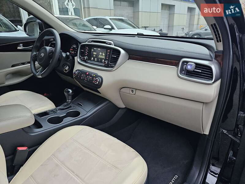 Внедорожник / Кроссовер Kia Sorento 2017 в Одессе
