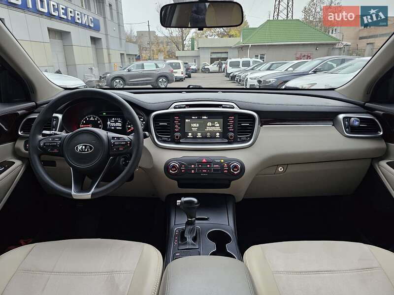 Внедорожник / Кроссовер Kia Sorento 2017 в Одессе