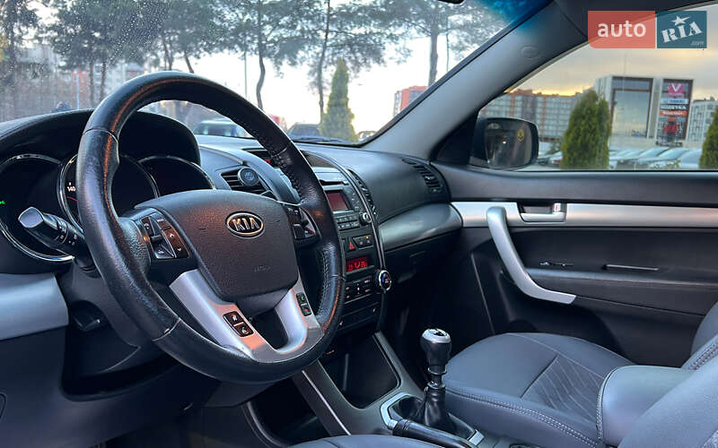 Внедорожник / Кроссовер Kia Sorento 2012 в Львове