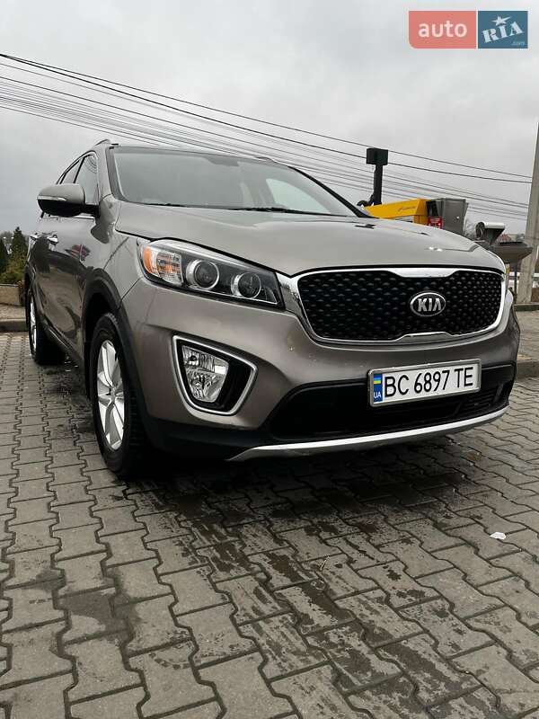 Позашляховик / Кросовер Kia Sorento 2016 в Чернівцях