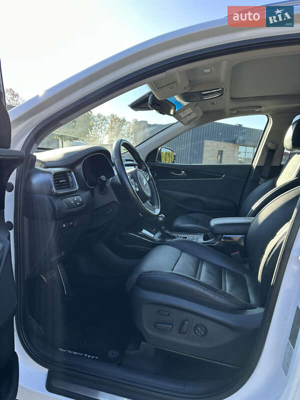 Внедорожник / Кроссовер Kia Sorento 2016 в Луцке фото 10 Внедорожник / Кроссовер Kia Sorento 2016 в Луцке