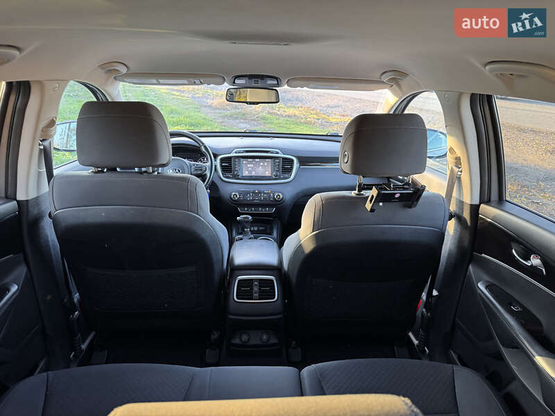 Позашляховик / Кросовер Kia Sorento 2016 в Дніпрі