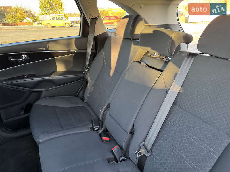 Позашляховик / Кросовер Kia Sorento 2016 в Дніпрі