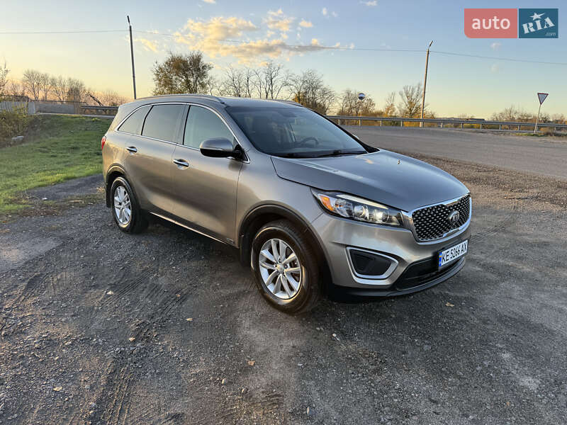 Позашляховик / Кросовер Kia Sorento 2016 в Дніпрі