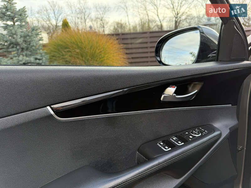 Внедорожник / Кроссовер Kia Sorento 2015 в Стрые