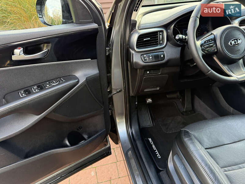 Внедорожник / Кроссовер Kia Sorento 2015 в Стрые