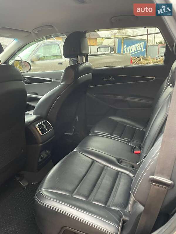Позашляховик / Кросовер Kia Sorento 2017 в Бориславі