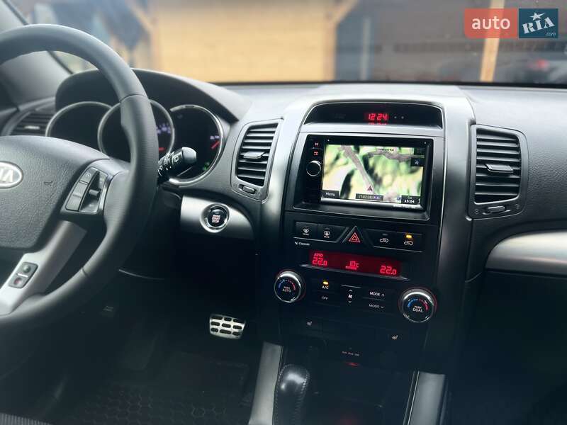 Позашляховик / Кросовер Kia Sorento 2012 в Ужгороді