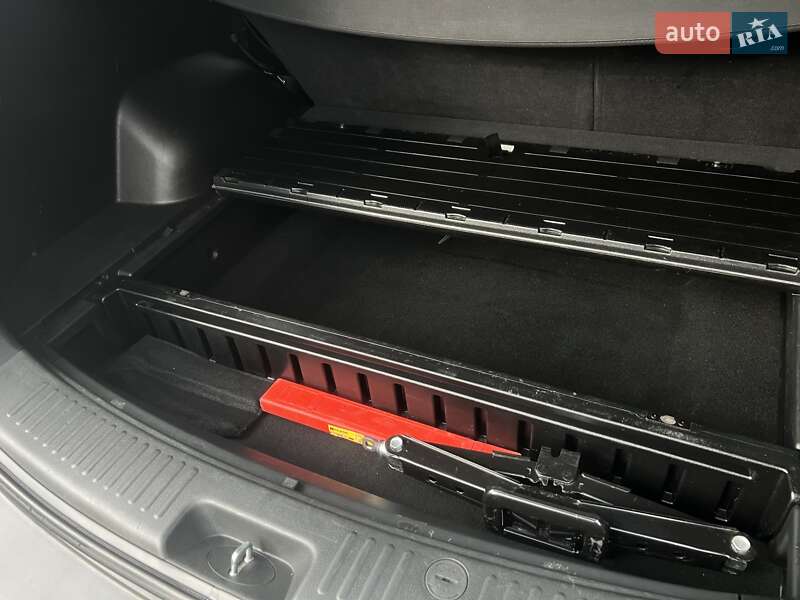 Позашляховик / Кросовер Kia Sorento 2012 в Ужгороді