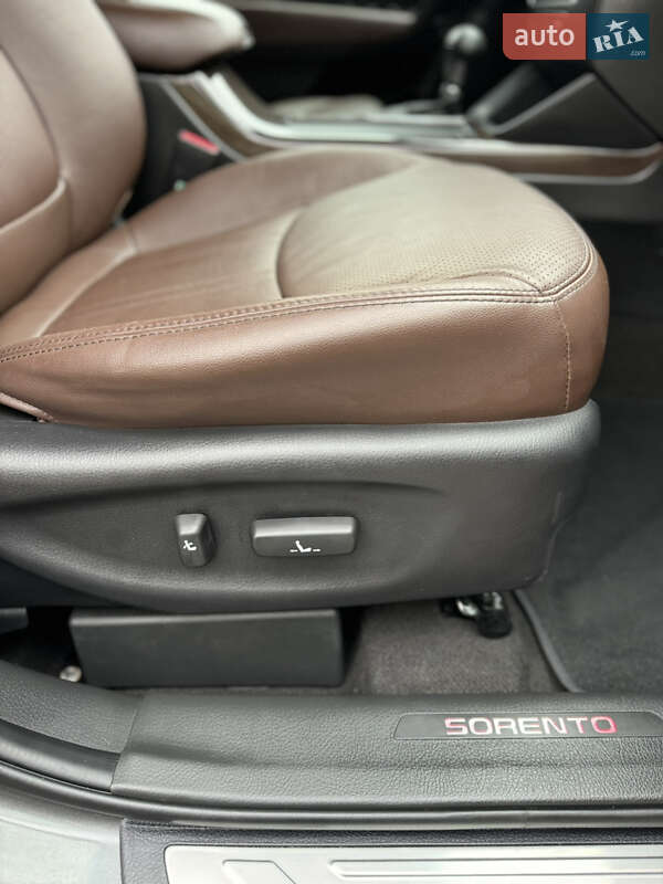 Позашляховик / Кросовер Kia Sorento 2014 в Рівному