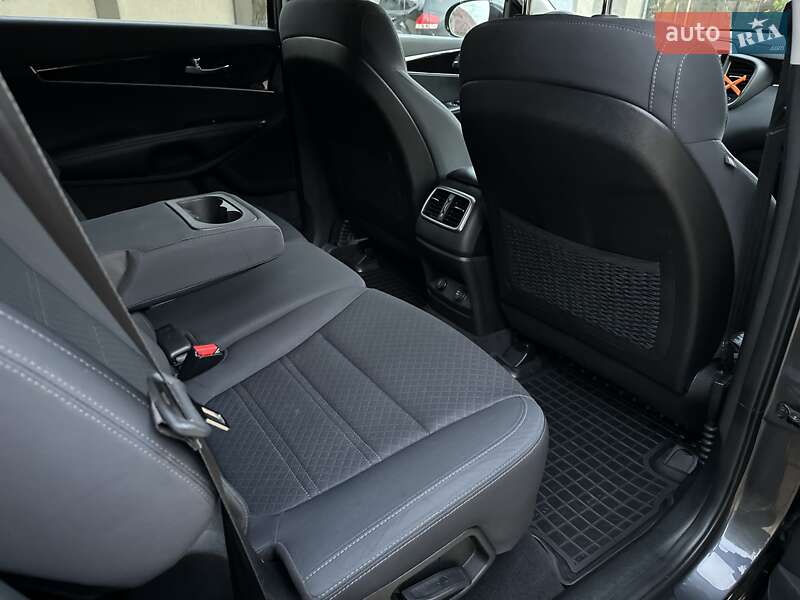 Позашляховик / Кросовер Kia Sorento 2017 в Одесі фото 43 Позашляховик / Кросовер Kia Sorento 2017 в Одесі