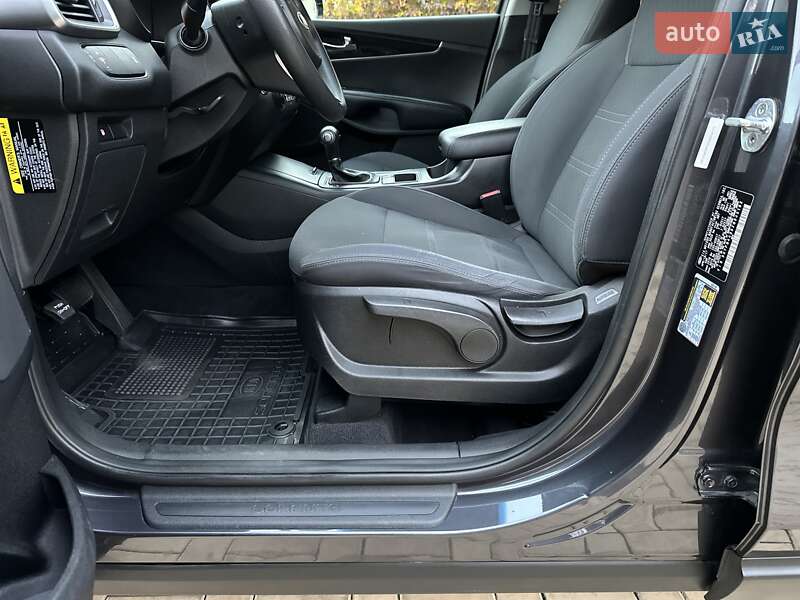 Позашляховик / Кросовер Kia Sorento 2017 в Одесі фото 54 Позашляховик / Кросовер Kia Sorento 2017 в Одесі