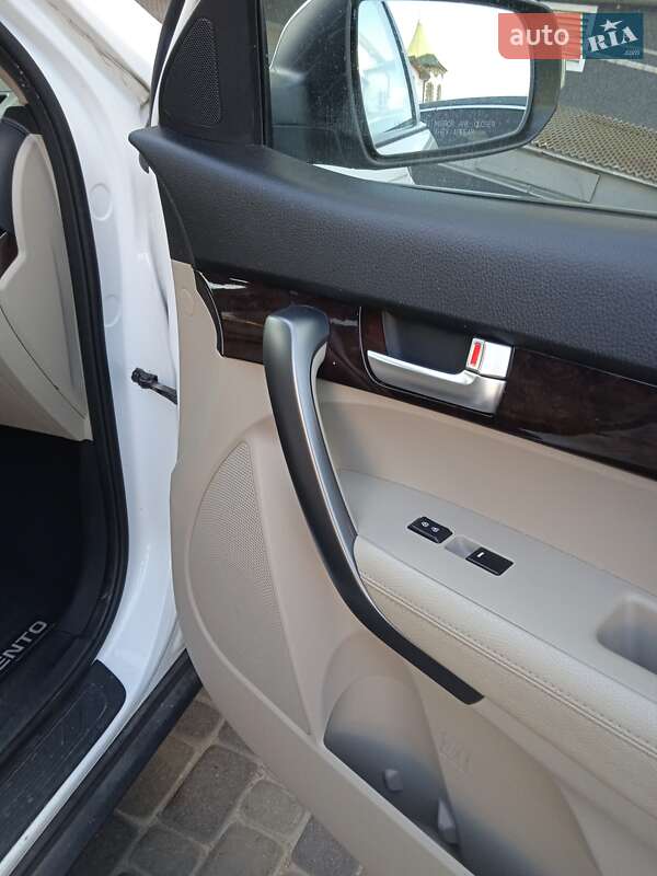 Позашляховик / Кросовер Kia Sorento 2013 в Львові фото 22 Позашляховик / Кросовер Kia Sorento 2013 в Львові