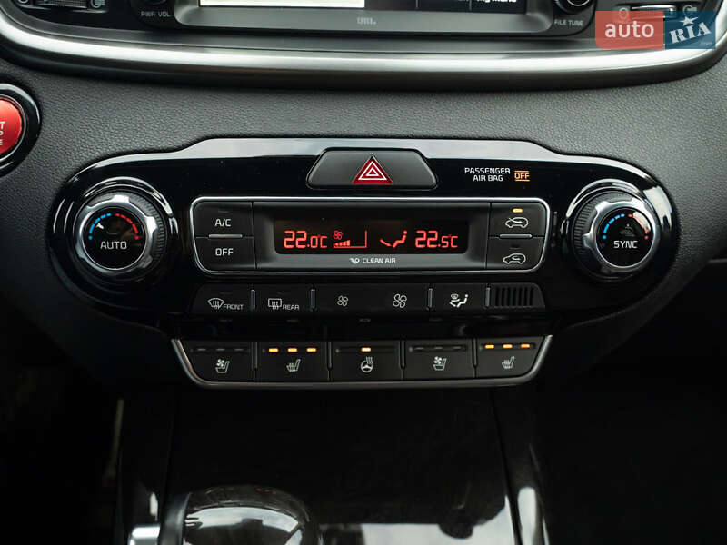 Внедорожник / Кроссовер Kia Sorento 2015 в Одессе