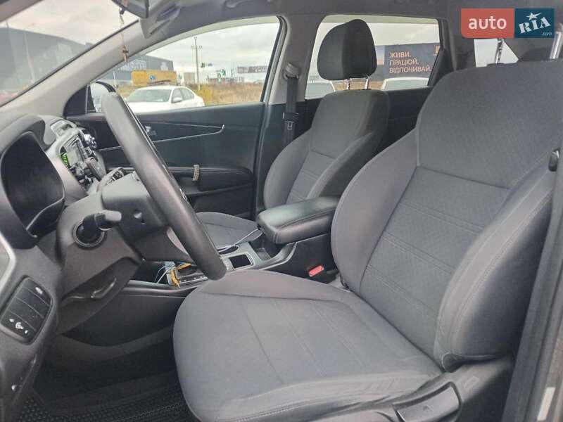 Внедорожник / Кроссовер Kia Sorento 2015 в Львове фото 19 Внедорожник / Кроссовер Kia Sorento 2015 в Львове