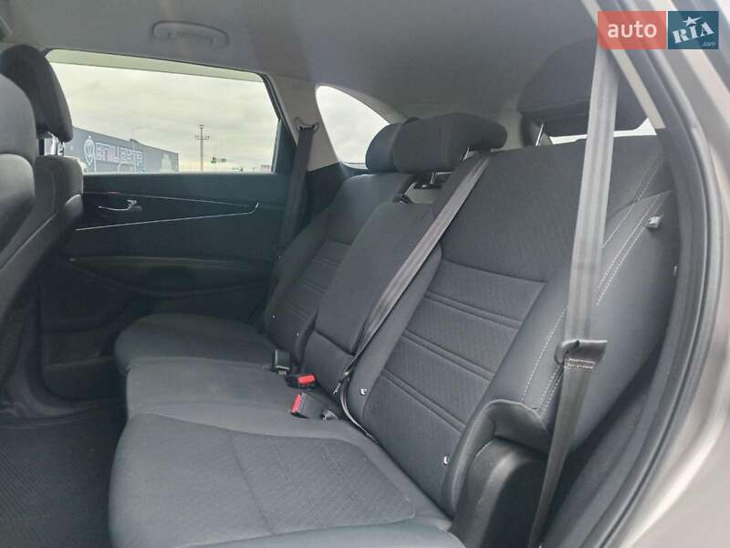 Внедорожник / Кроссовер Kia Sorento 2015 в Львове фото 21 Внедорожник / Кроссовер Kia Sorento 2015 в Львове