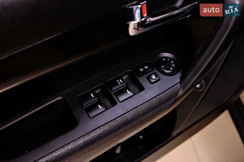 Внедорожник / Кроссовер Kia Sorento 2012 в Одессе фото 17 Внедорожник / Кроссовер Kia Sorento 2012 в Одессе