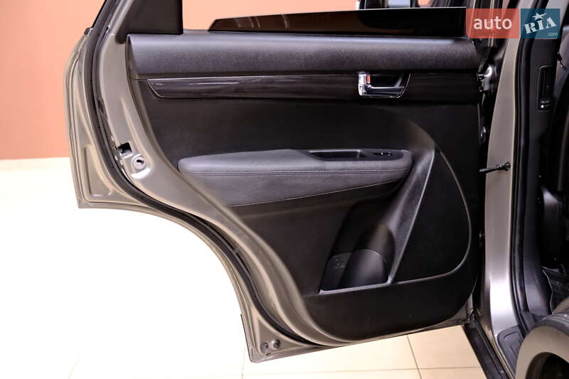 Внедорожник / Кроссовер Kia Sorento 2012 в Одессе фото 32 Внедорожник / Кроссовер Kia Sorento 2012 в Одессе