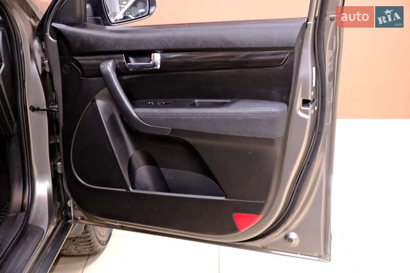 Внедорожник / Кроссовер Kia Sorento 2012 в Одессе фото 42 Внедорожник / Кроссовер Kia Sorento 2012 в Одессе