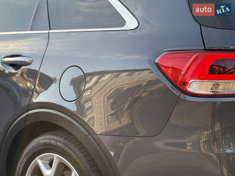 Позашляховик / Кросовер Kia Sorento 2016 в Стрию