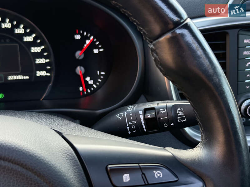 Позашляховик / Кросовер Kia Sorento 2016 в Стрию