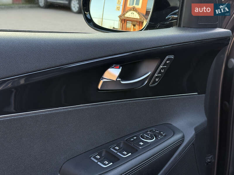 Позашляховик / Кросовер Kia Sorento 2016 в Стрию