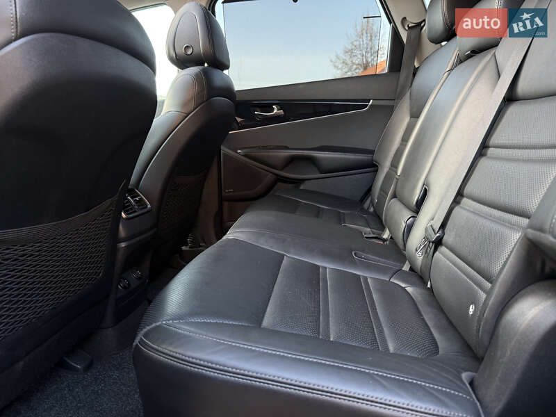 Позашляховик / Кросовер Kia Sorento 2016 в Стрию