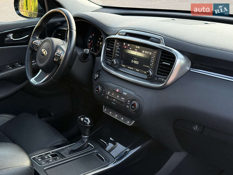 Позашляховик / Кросовер Kia Sorento 2016 в Стрию