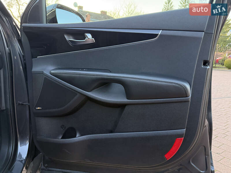 Позашляховик / Кросовер Kia Sorento 2016 в Стрию