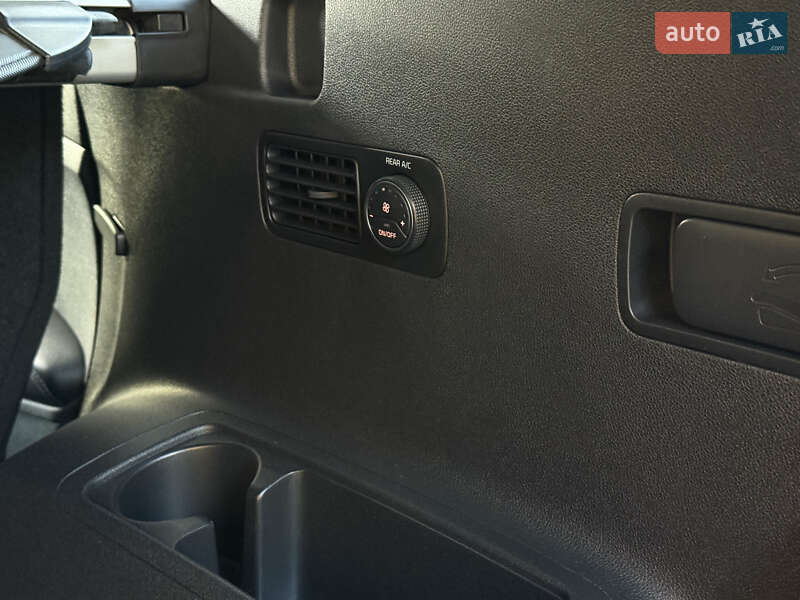 Позашляховик / Кросовер Kia Sorento 2016 в Стрию