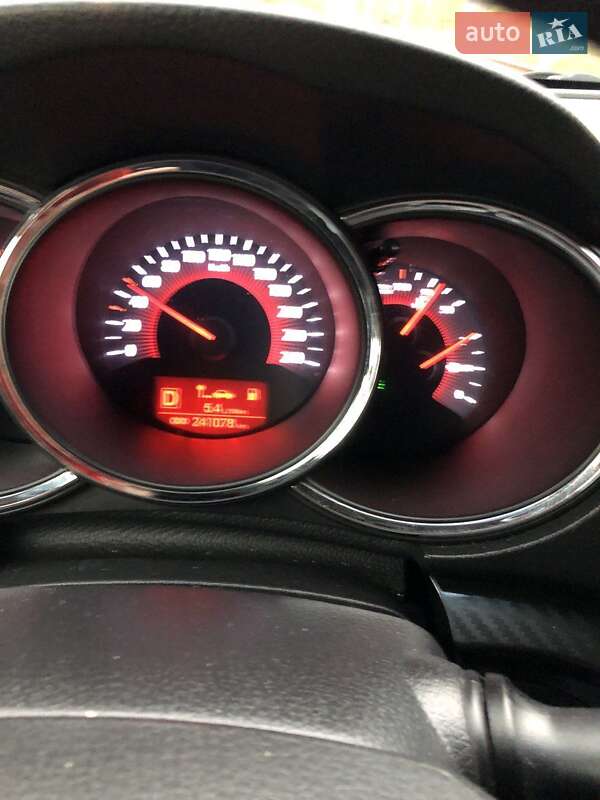 Внедорожник / Кроссовер Kia Sorento 2011 в Сумах фото 3 Внедорожник / Кроссовер Kia Sorento 2011 в Сумах