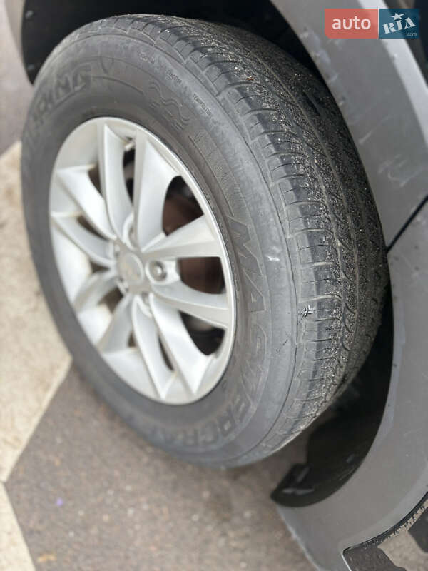 Позашляховик / Кросовер Kia Sorento 2016 в Володимирі