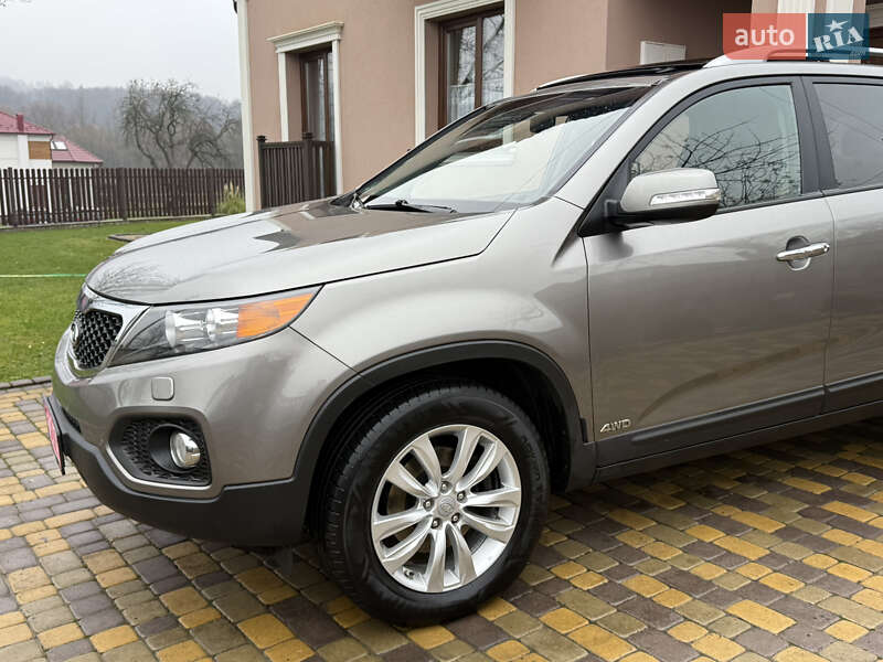 Позашляховик / Кросовер Kia Sorento 2010 в Коломиї