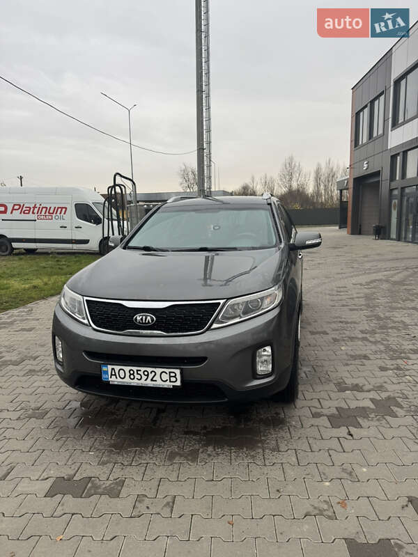 Внедорожник / Кроссовер Kia Sorento 2013 в Берегово